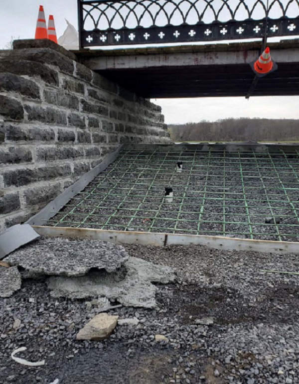 underside of bridge with prepared grate ready for concrete pour